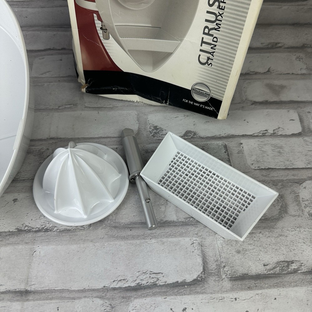 KitchenAid CITRUS JUICER JE Stand Mixer Attachment Complete Original Box