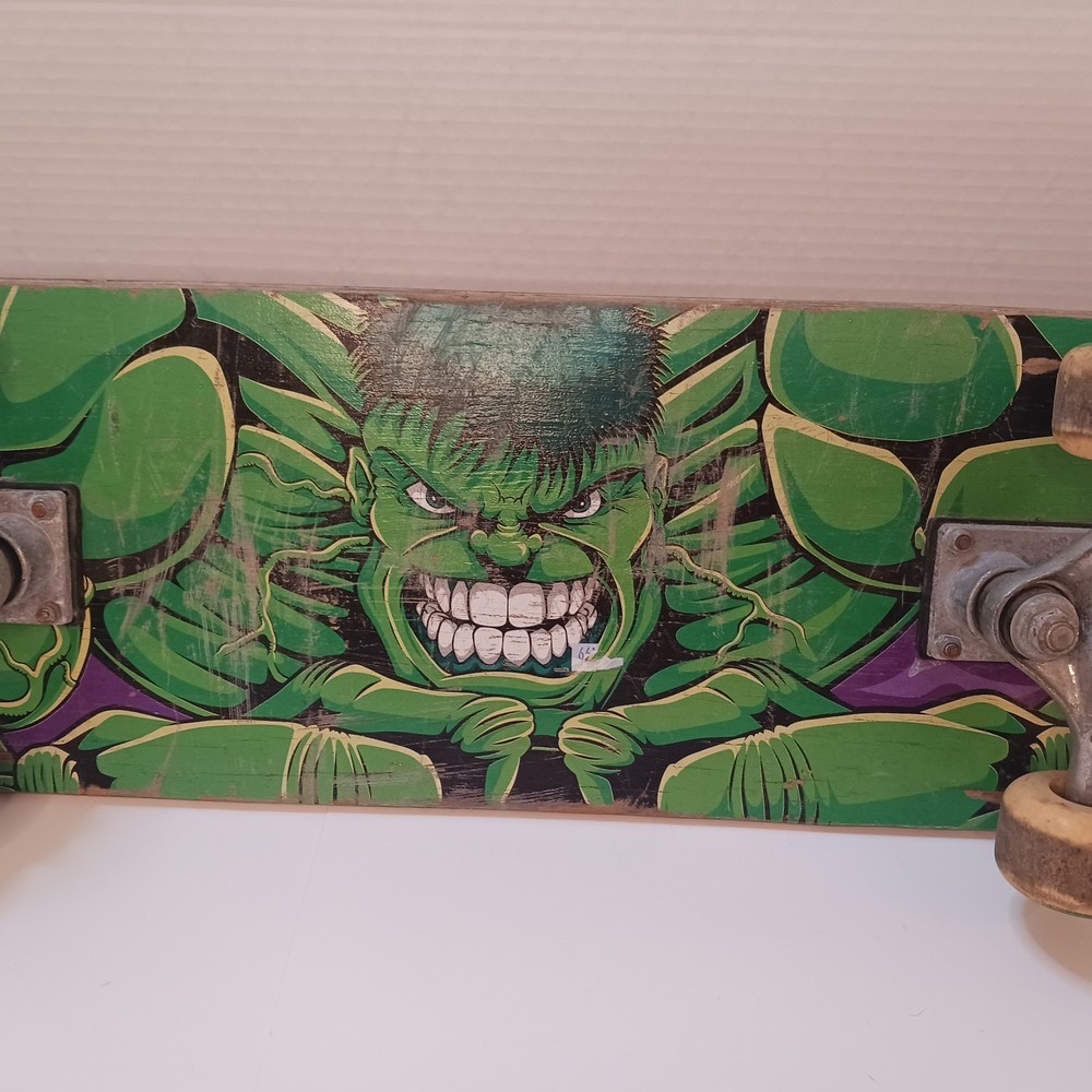 Vintage 2002 Marvel The Incredible Hulk Caution Skateboard Complete