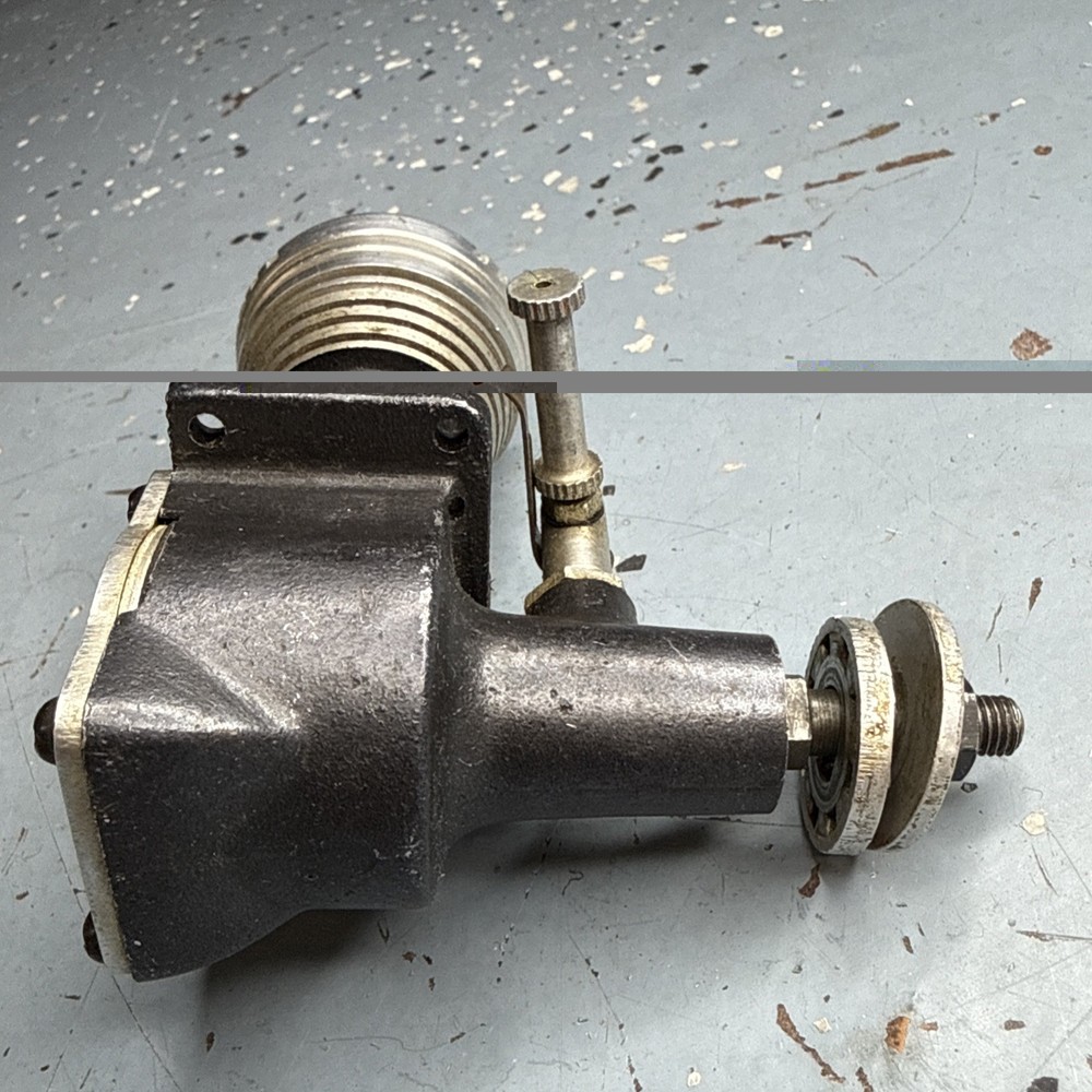 Vintage Drone Diesel Silver Crown Model Airplane Engine