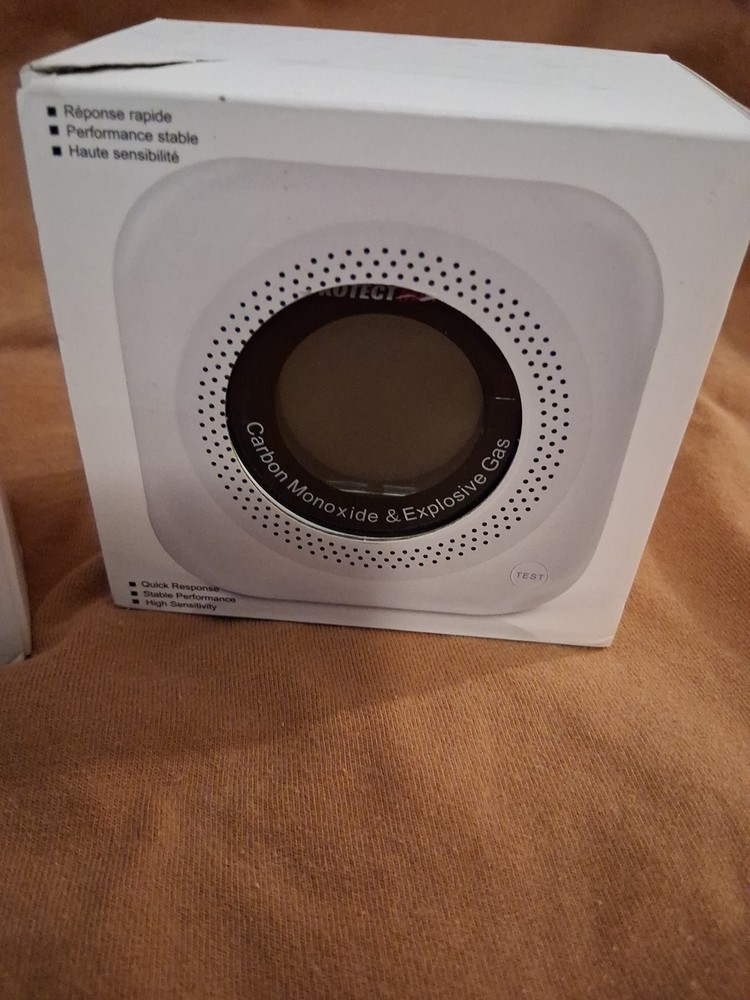 2 YC302 Carbon Monoxide Detectors Explosive Gas Detector Plug in Wall