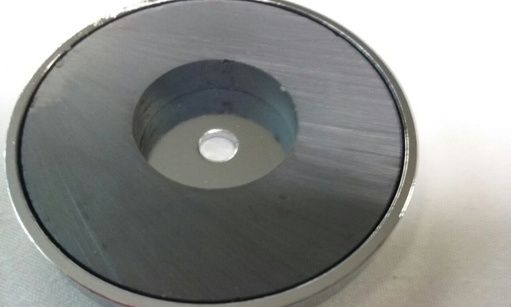 MAGNET ROUND BASE 95LBS MAX FORCE