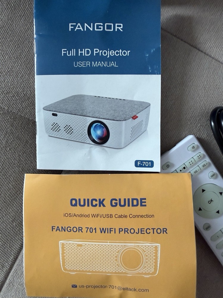 FANGOR Projector Full HD Model F-701