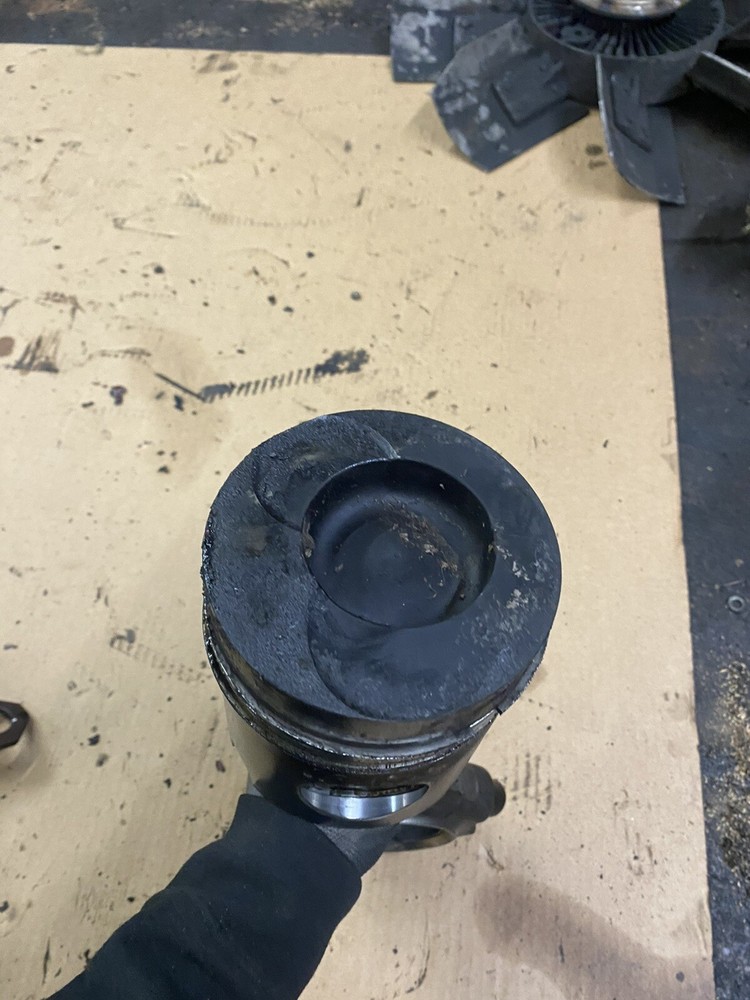 Mack E5 Piston & Connecting Rod ML6E25-26
