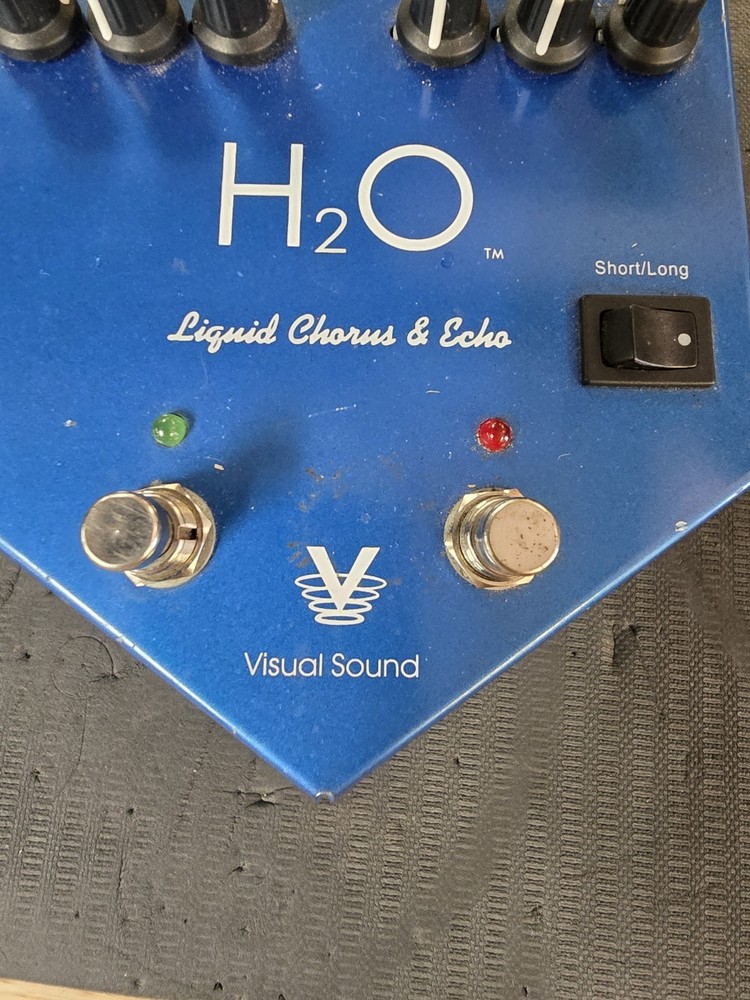 Visual Sound H2O Liquid Chorus & Echo Guitar Effect Pedal Tested Working