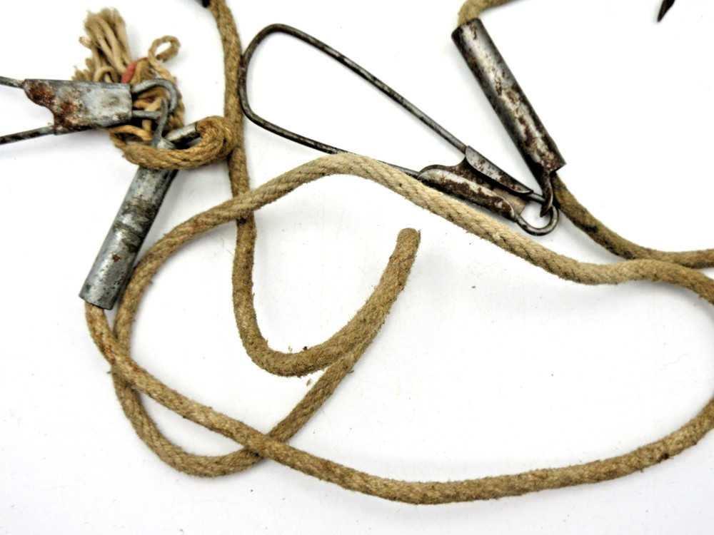Vintage Millsite "Keep-em-alive" Rope Fish Stringer- very old