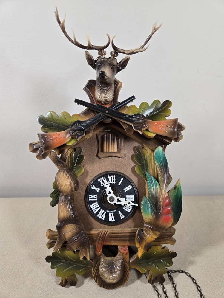 Vintage German Cuckoo Clock Hunting UNTESTED Missing 2 Pieces