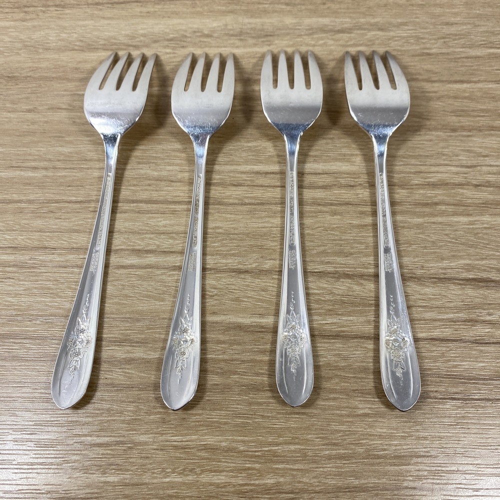 WM Rogers Extra Plate TRIUMPH Salad Forks 1941 Silverplate Flatware Set (4)