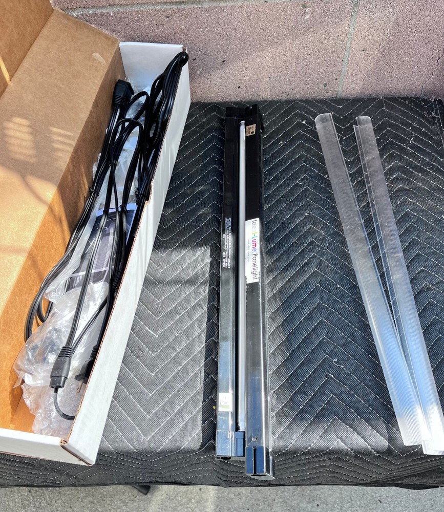 Ideal-Lume Panelight Under Cabinet Mounting