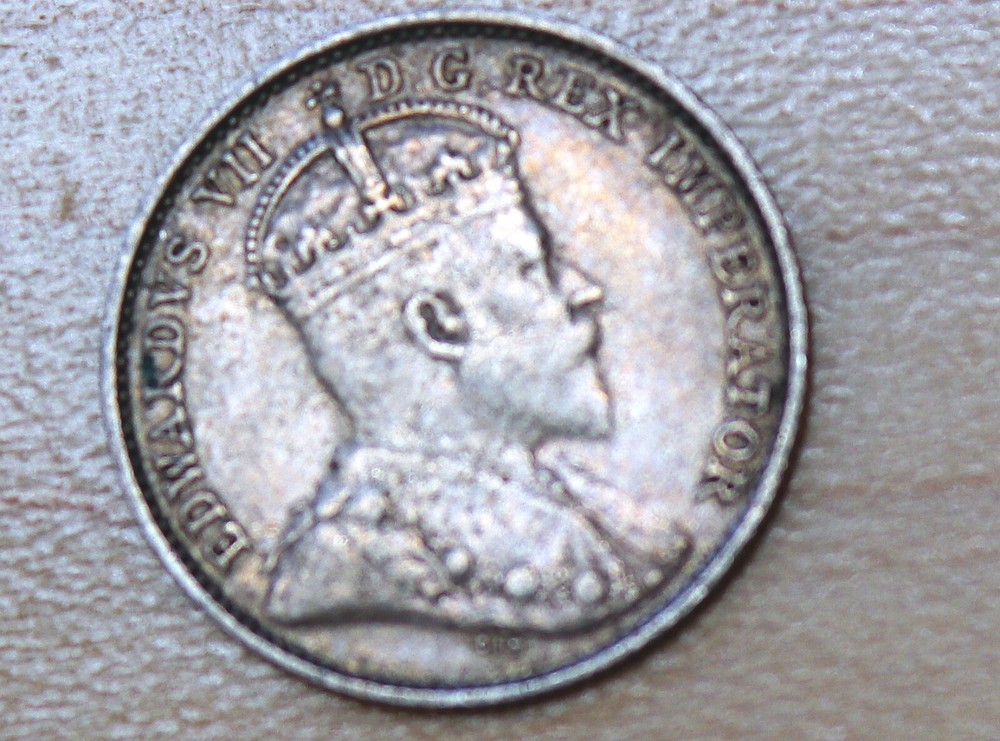 1909 Canada 5 Cents Silver Bow Tie