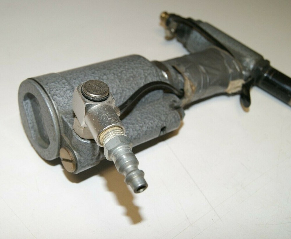 Air Pneumatic Riveter Gun w/ Case