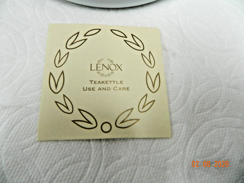 LENOX WHITE SWIRL DESIGN ENAMEL TEAKETTLE WITH TAG