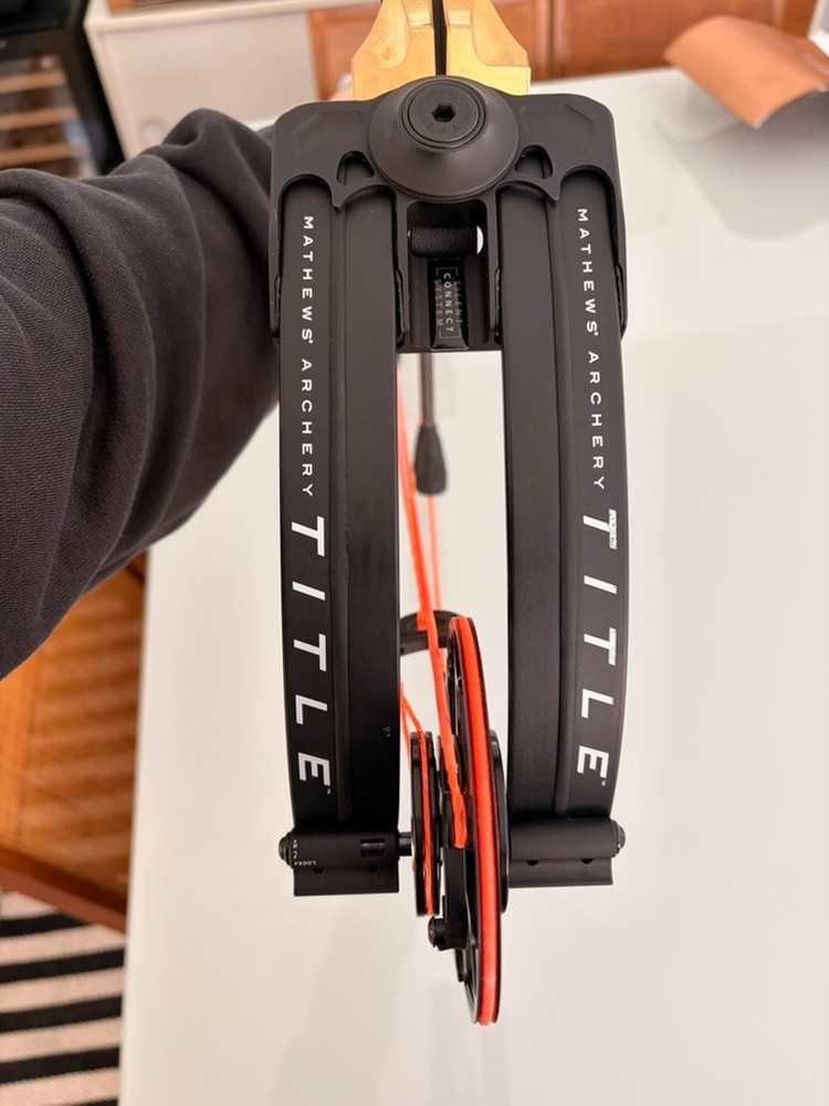 mathews title 40 compound bow