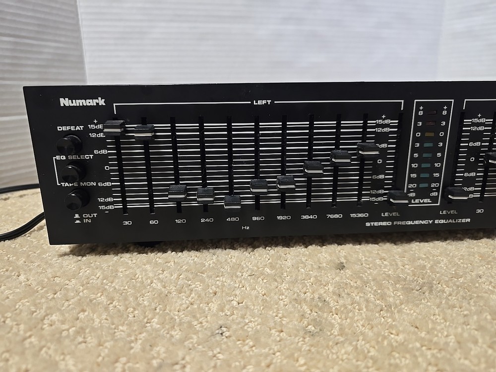 Numark EQ2310 10-Band Stereo Frequency Equalizer Tested.