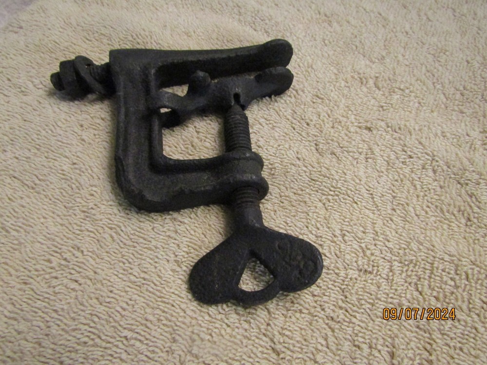 Antique Victorian Decorative Cast Iron Clamp 655