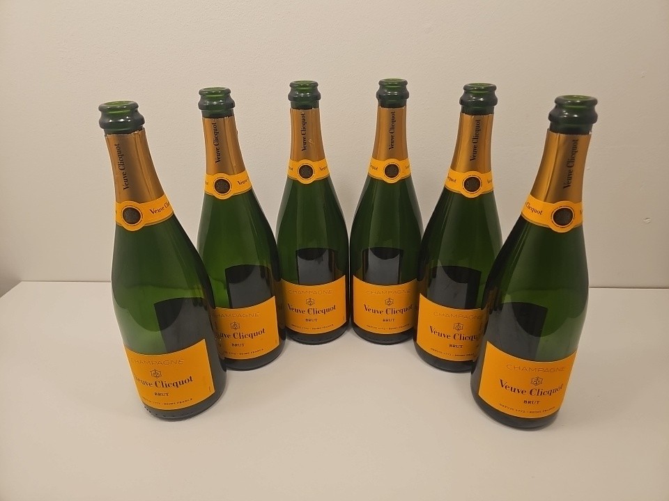 VEUVE CLICQUOT CHAMPAGNE EMPTY BOTTLES 75cl ( X 6 ) includes 📦 Box