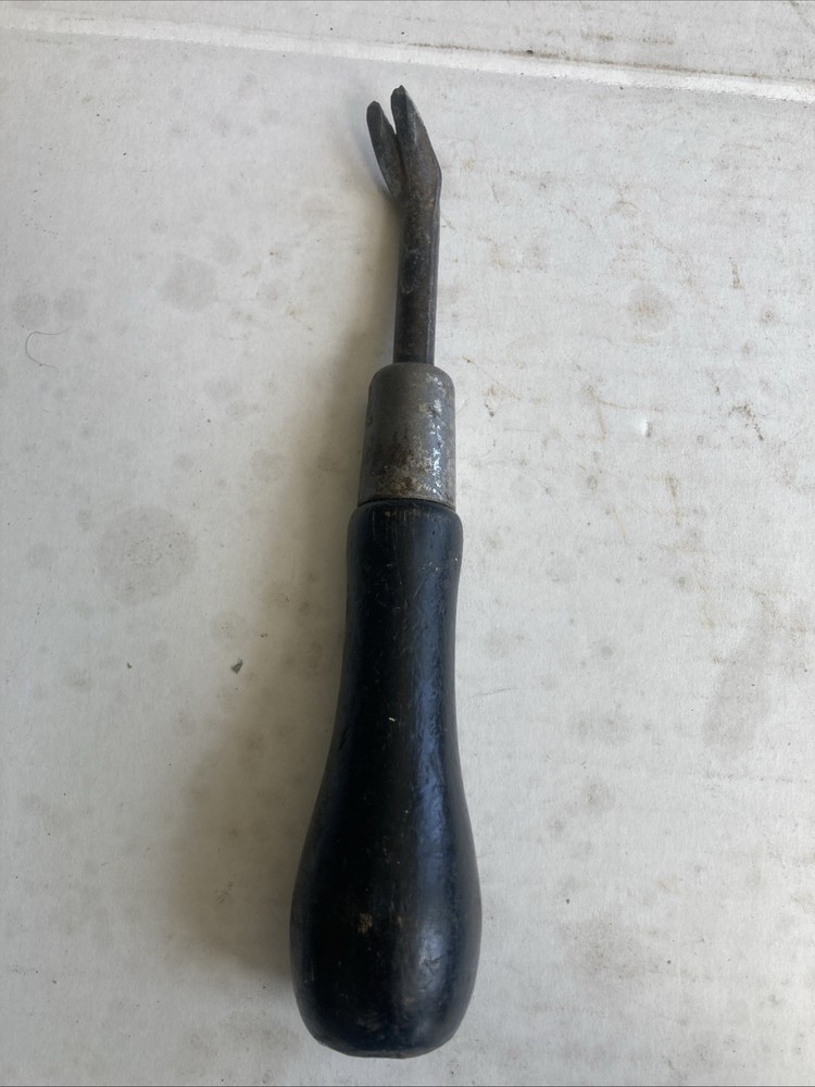 Vintage Leather& Upholstery Tack Puller