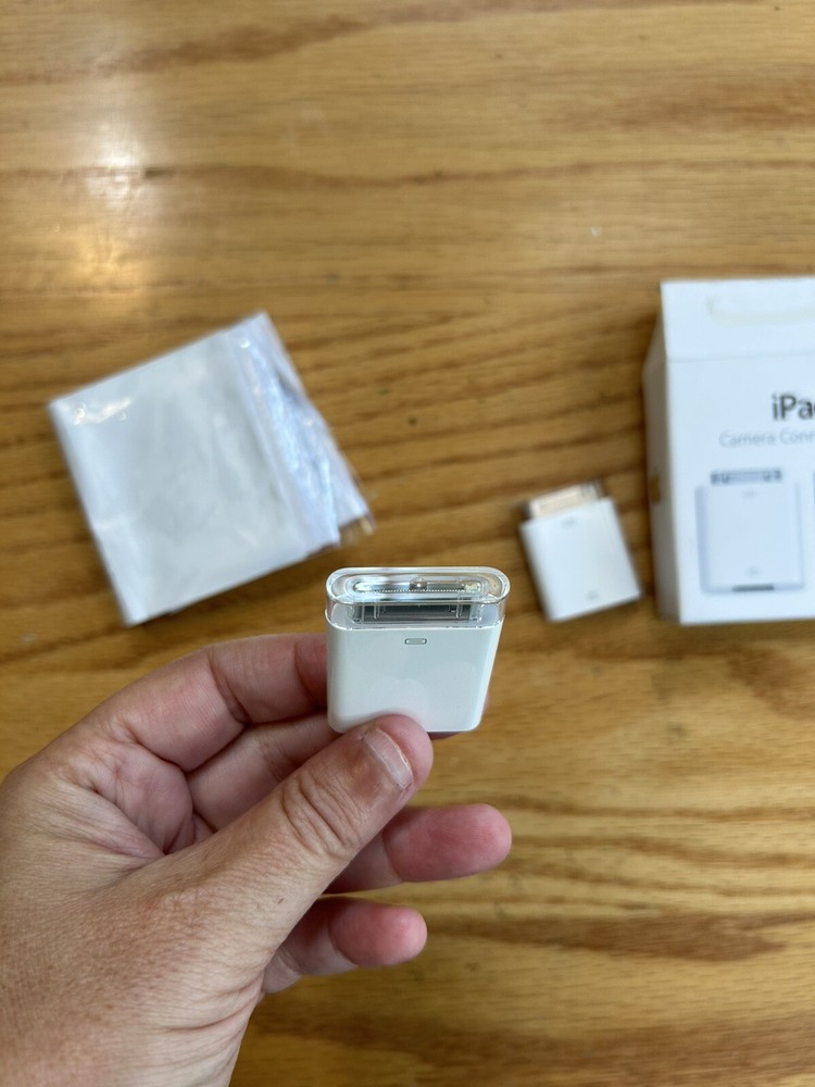 Apple iPad/iPod Camera Connection Kit - MC531ZM/A - USB & SD Card Reader