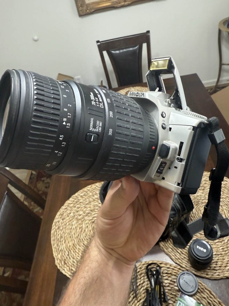 Minolta Maxxum 4 Bundle