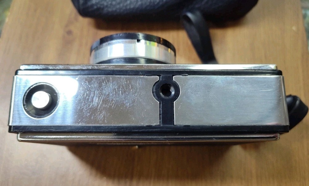 Zeiss Ikon Ikomatic Camera CF Leather Zip Untested Germany VINTAGE