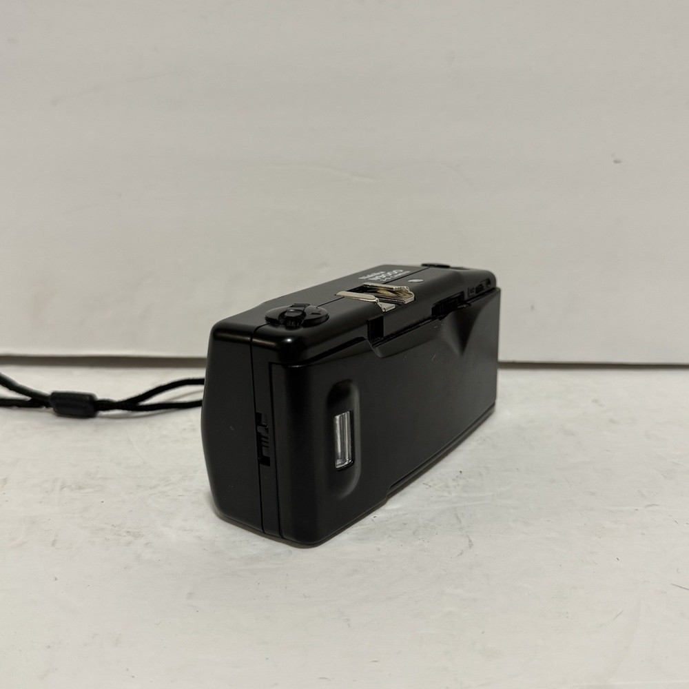Nishika N9000 3-D Camera w/Quadra Lens System