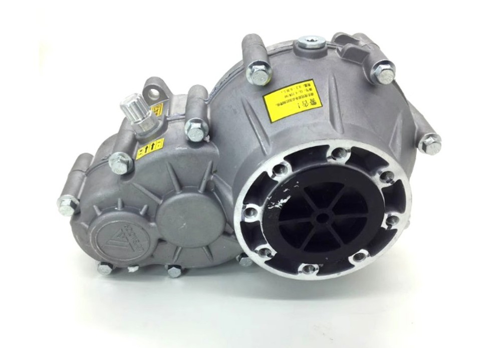 Suitable for Split Differentials in Electric Three- and Four-wheeled Vehicles