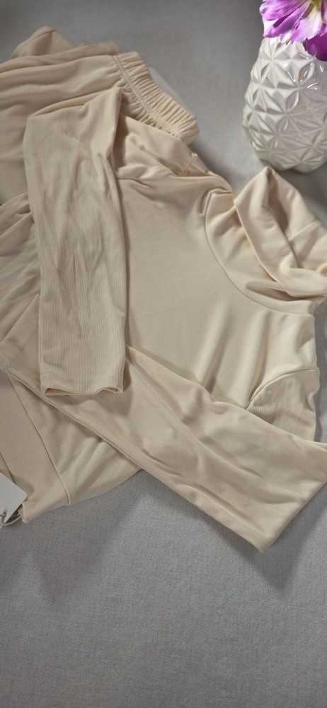 New Women's Small Cream Solid Casual Two-Piece Set