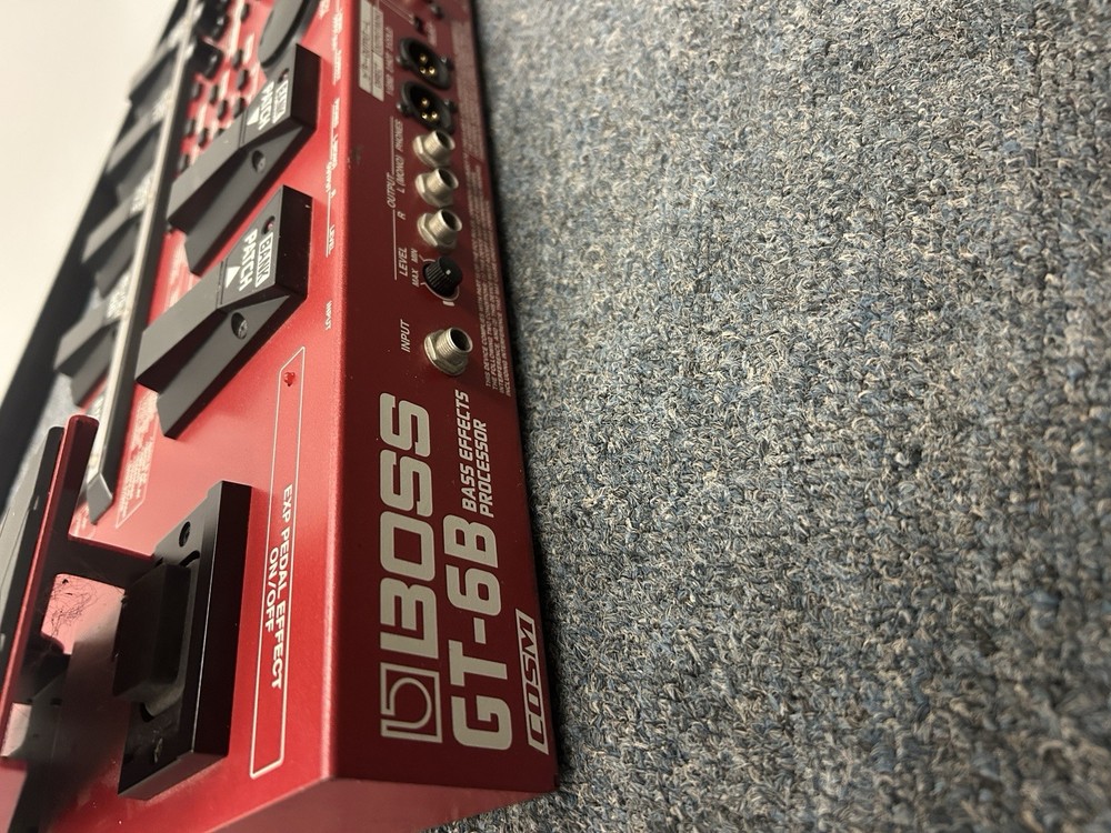 Roland BOSS BASS EFFECTS PROCESSOR GT-6B
