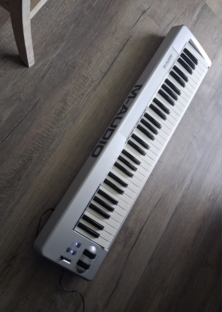 M-AUDIO Keystation 61ES MIDI Controller Keyboard