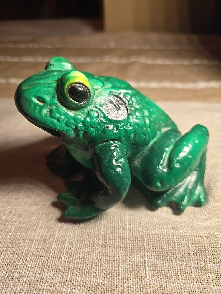 Vintage Heavy Frog Concrete