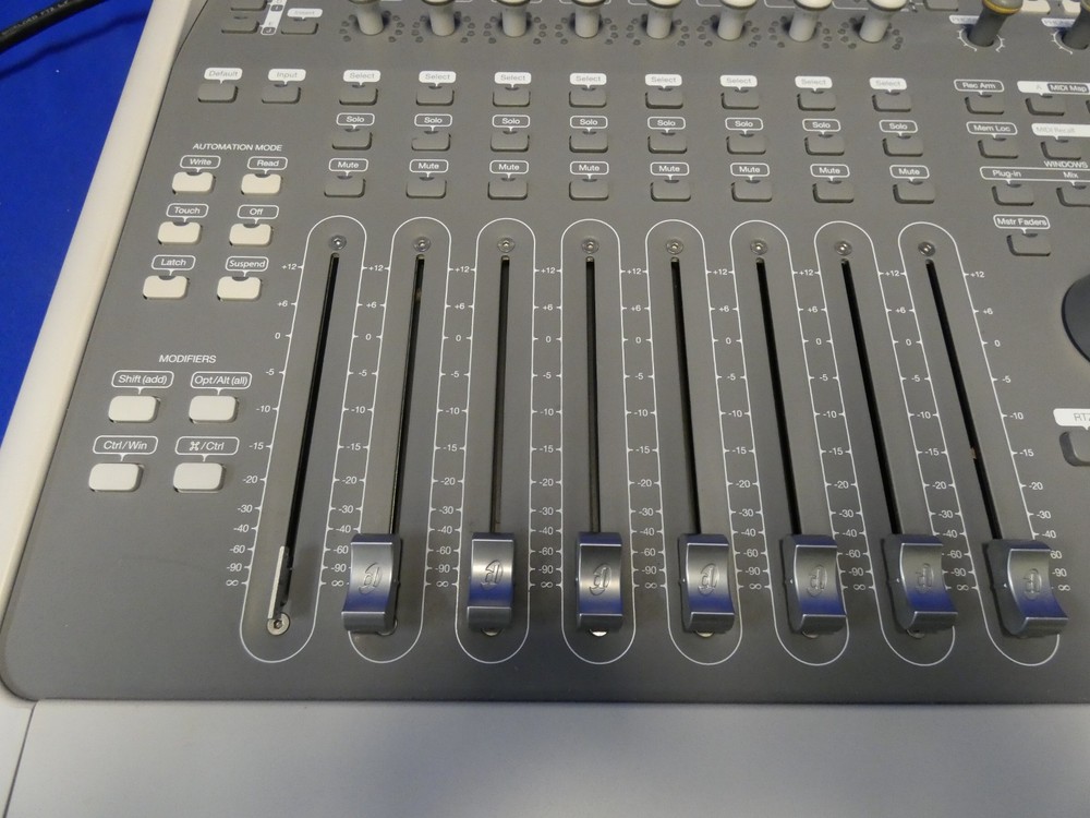 Digidesign 003 (Part # 9100-38030-00) Firewire Audio Interface & Control Surface