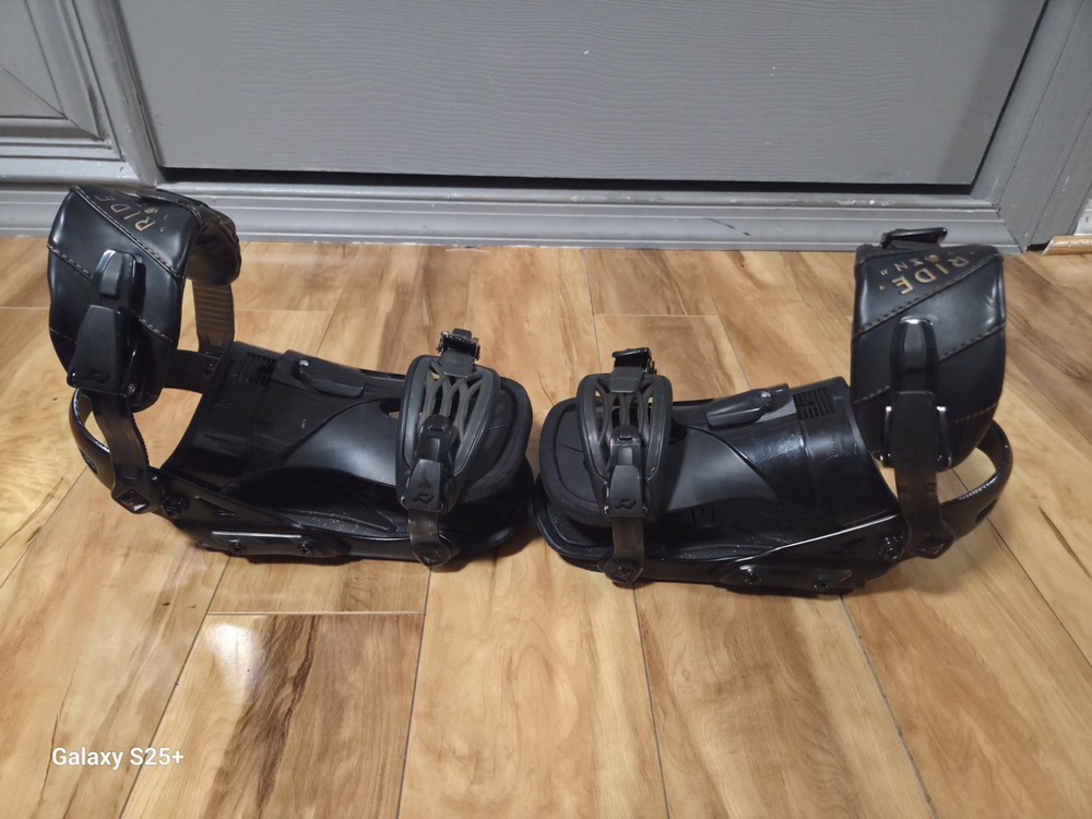 Excellent Condition T6 RIDE Binding Snowboard Size Medium. Read Full Description