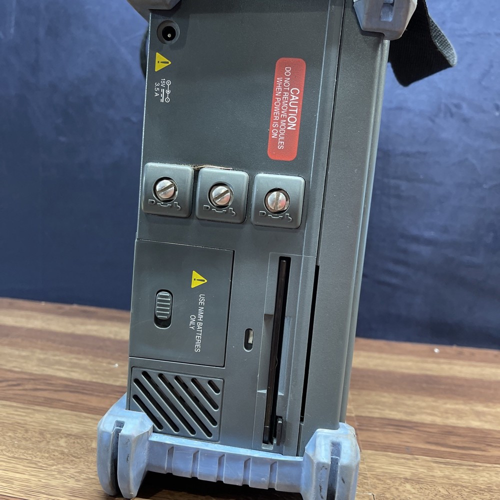 EXFO FTB-300-D1M1N2 Universal Test System Optical Platform