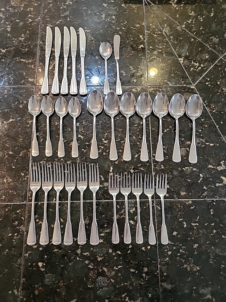 FB ROGERS Oneida Korea Quincy Pattern FLATWARE Set of 29pc.