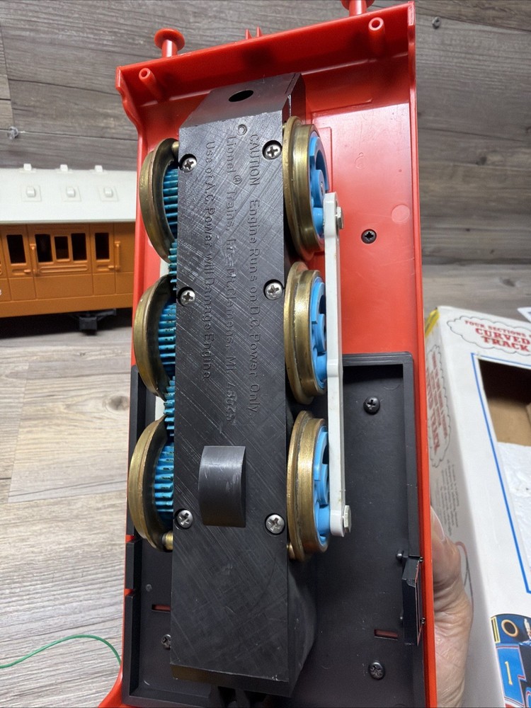 Lionel Thomas the Tank Engine custom Thomas with extra track PLEASE READ !!!!!