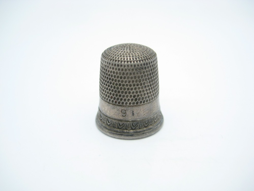Antique Sterling Silver 16.mm Sewing Thimble Size 9