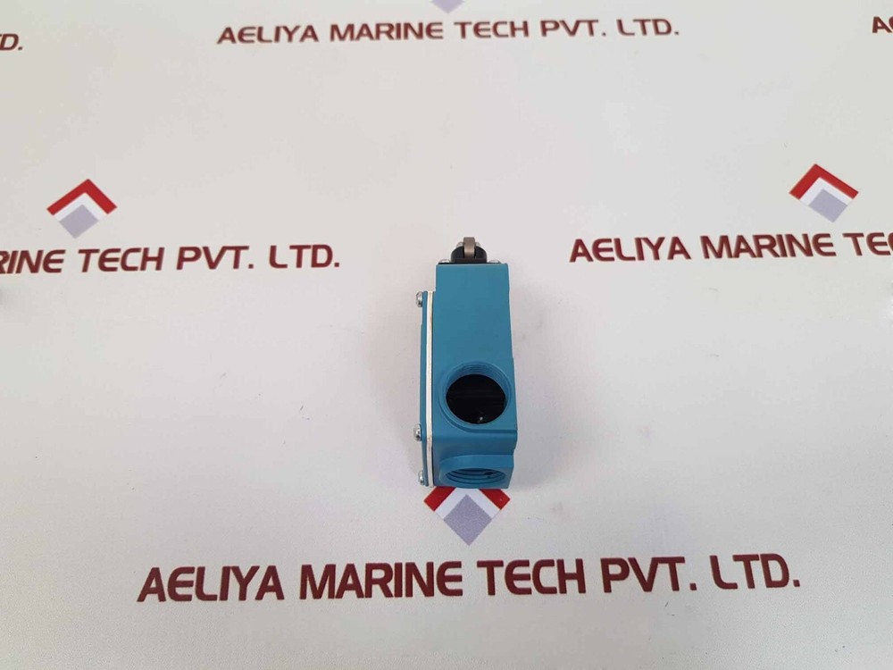 Honeywell Gleb01c Limit Switch Roller Plunger