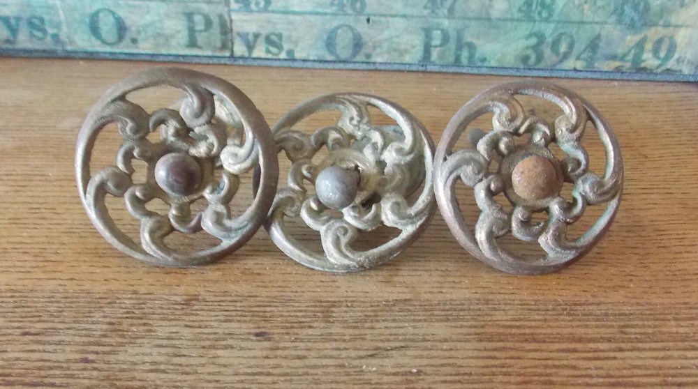 Brass Decorative Drawer Pull / Drawer Handle   (1 pull)  (PR5)