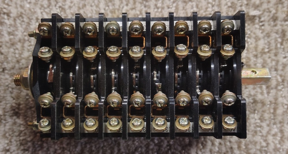 🗽 INDUSTRIAL ELECTRIC AUXILIARY SWITCH