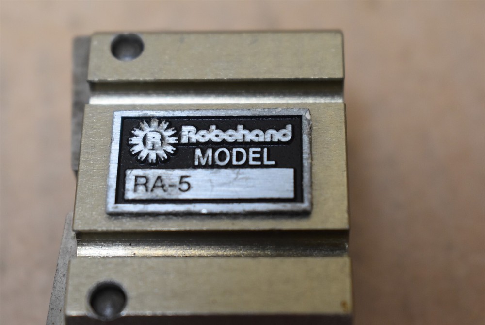 Robohand Pneumatic Angular Gripper Model RA-5