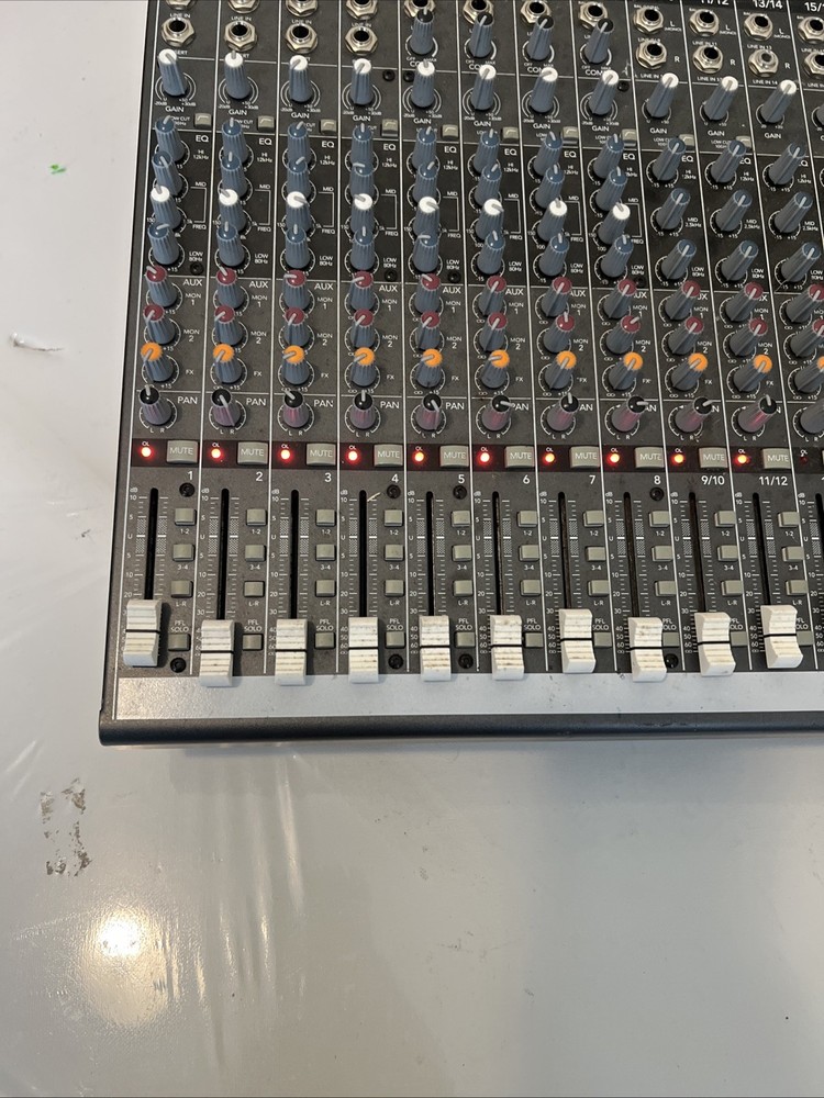 Mackie ProFX16 16-Line Mixer Effects Processor Powers On Tested & Works Great