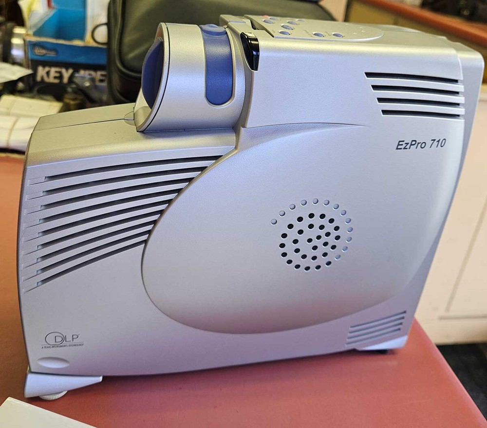 Projectors & Accessories