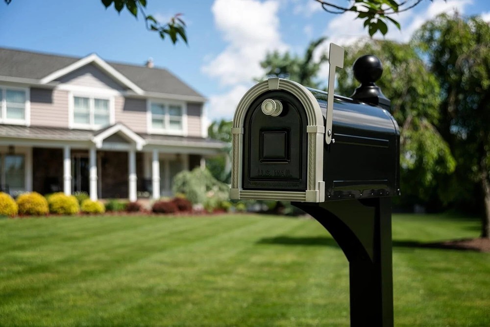 Landover Aluminum Mailbox Post, Black