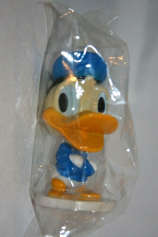 Kelloggs Cereal Plastic Prize - Donald Duck Mini Bobblehead