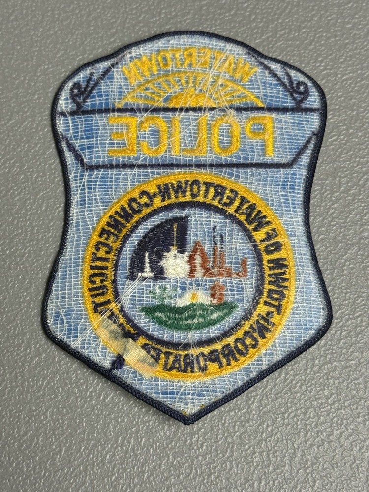 WATERTOWN, CONNECTICUT POLICE SHOULDER PATCH CT