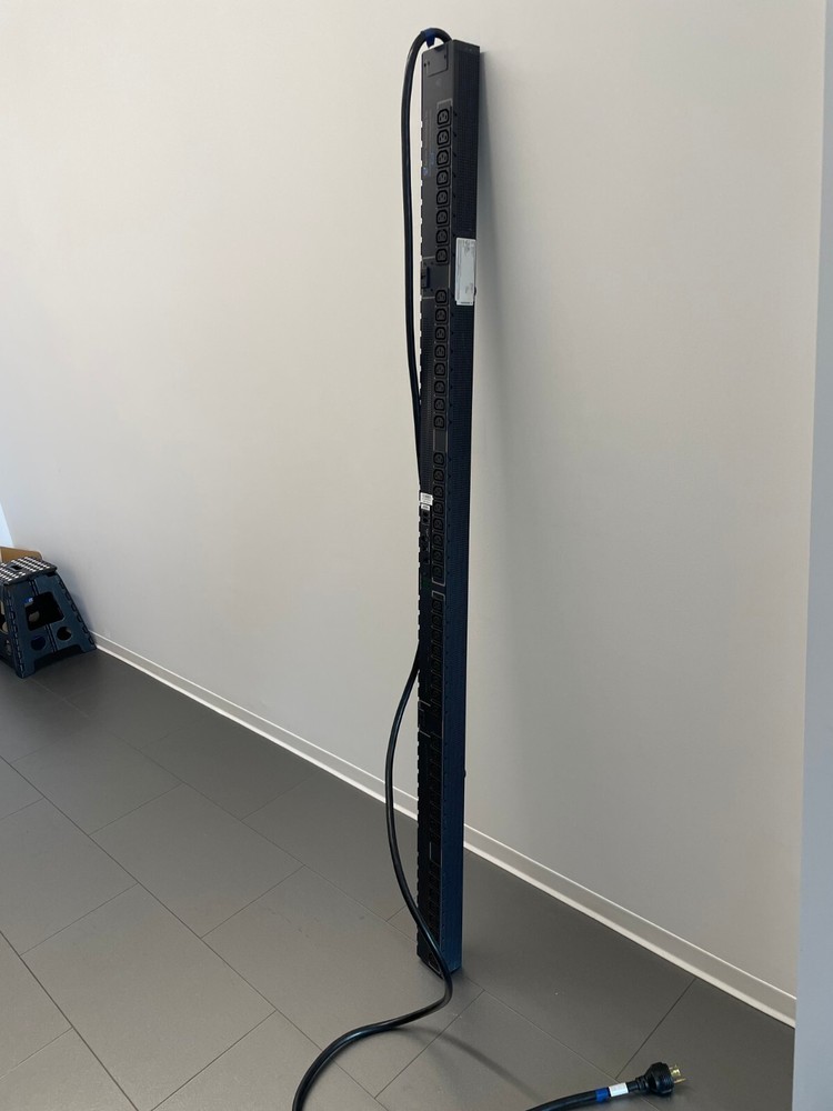 Server Tech Switched PDU - 5.0kW, STV-4301C / USED