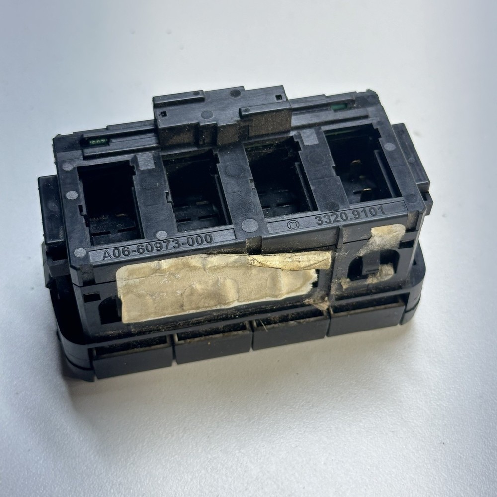 Freightliner Cascadia Dash Panel Control Switch P/N A06-60973-000