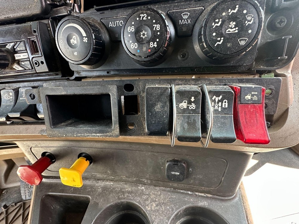 2012-2026 Kenworth T680 SWITCH Dash Panel - Used