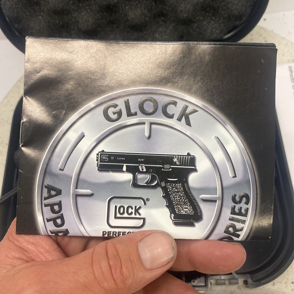 Glock 17 Original Plastic Case W/extras