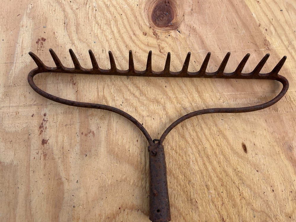 Rake Head Rusty Rustic no handle Original Vintage Primitive Metal