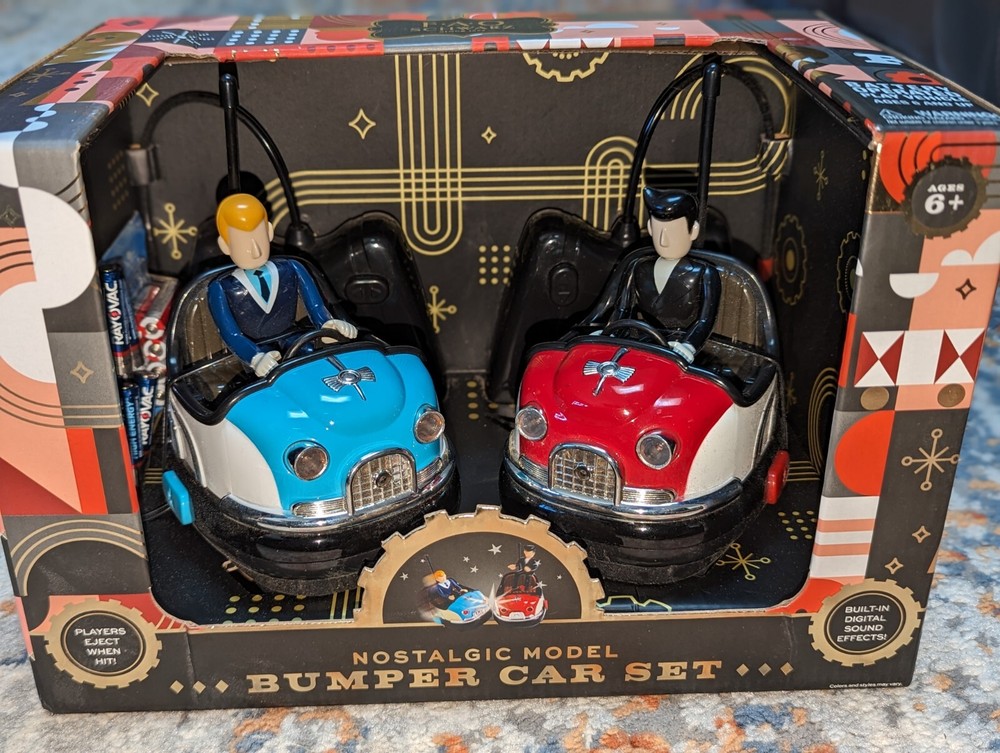 FAO Schwarz Nostalgic Model Remote Control Bumper Car Set R/C - "NEW"